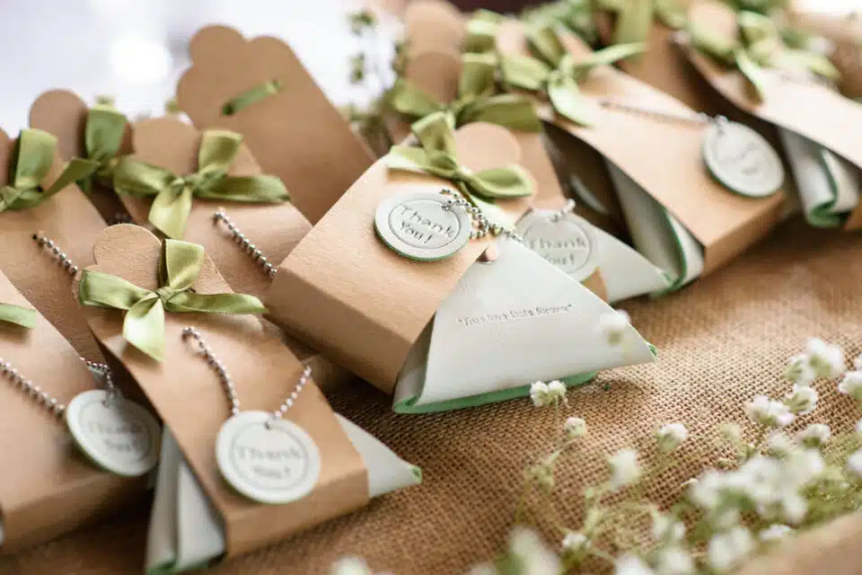 Créer des souvenirs uniques idées de cadeaux faits main pour vos invités de mariage
